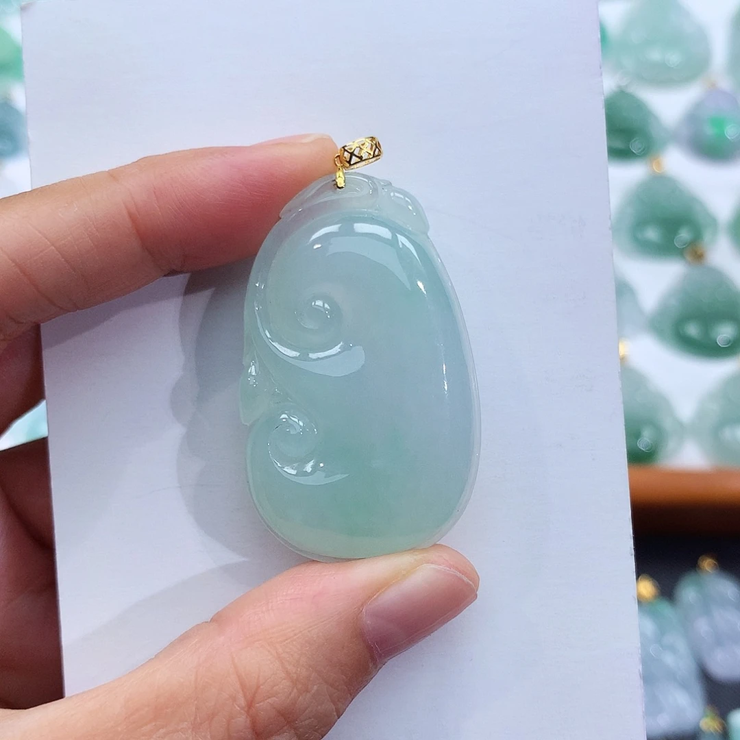 翡翠18K金镶嵌颈饰翡翠吊坠