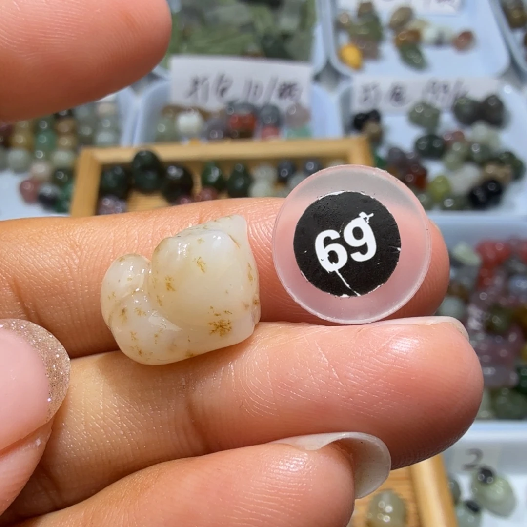 和田玉未镶嵌珠宝奇石