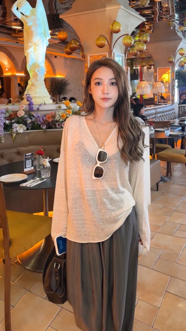 AMAZING IN | 亚麻 | 时尚轻薄透气V领卷边上衣A250327-AI54ATL11