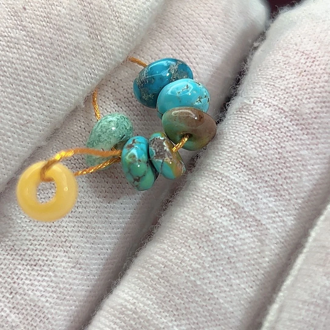 蜜蜡未镶嵌珠宝奇石