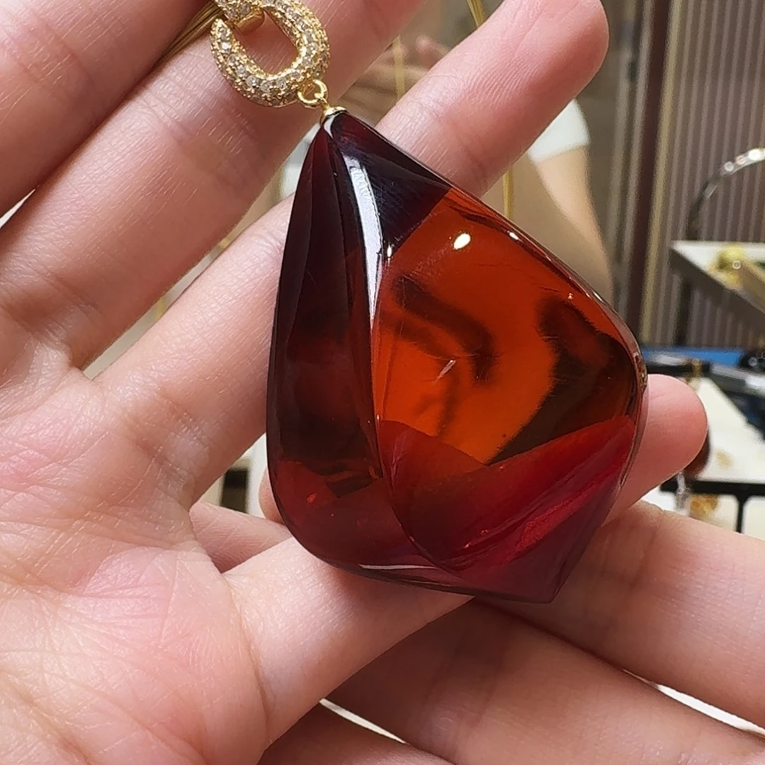 琥珀未镶嵌颈饰吊坠