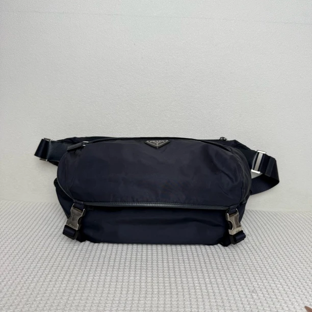 95新 Prada/普拉达 5758/男士时尚休闲蓝色尼龙单肩包