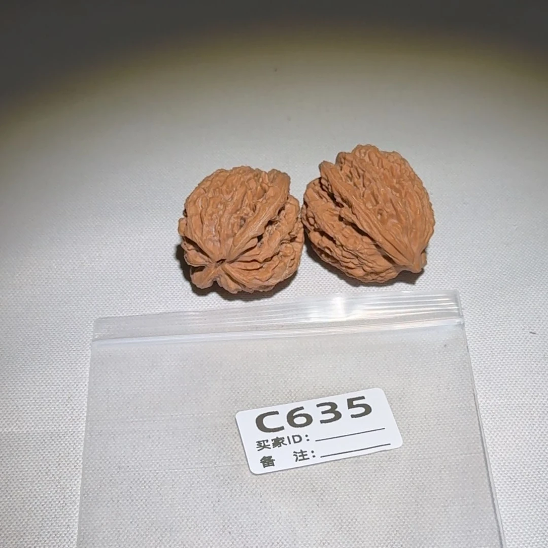 文玩核桃吊坠虎头635