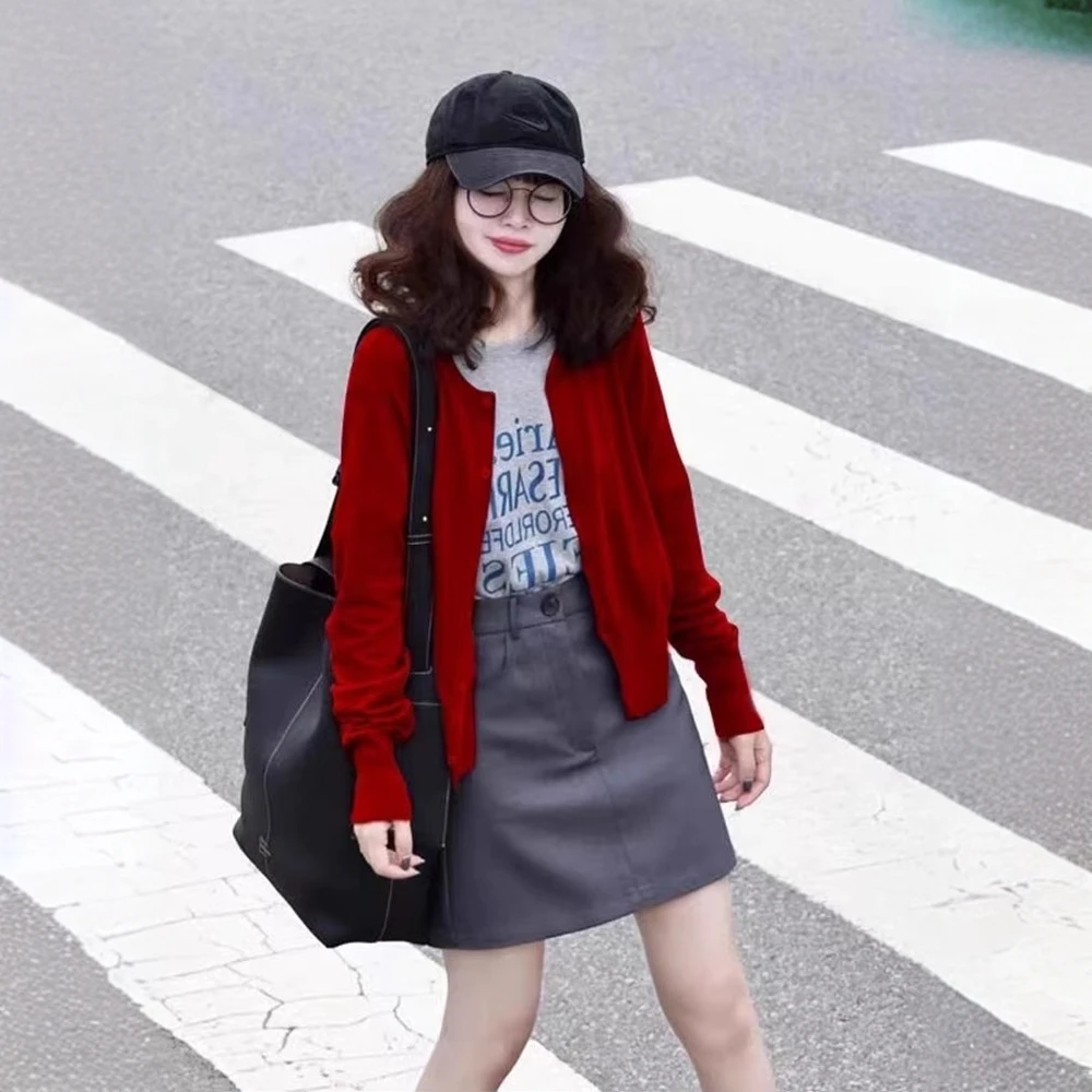 新款韩系红色圆领针织开衫女春秋新款新款高级感毛衣外套气质上衣