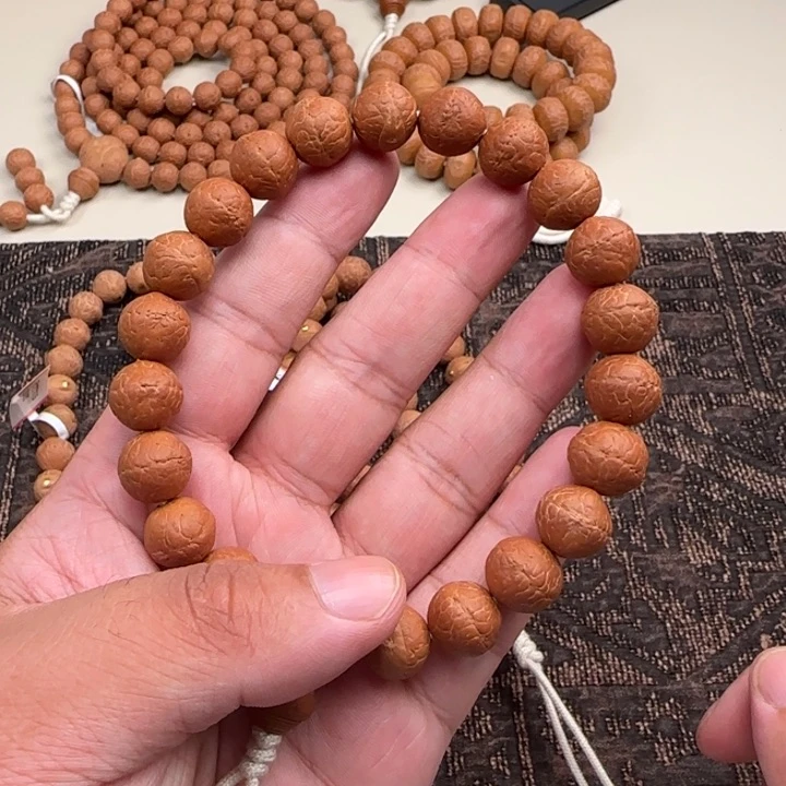 凤眼菩提吊坠王****恒尼泊尔12半实心