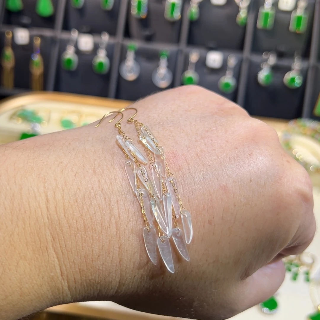 颈饰18K金镶嵌翡翠耳钩