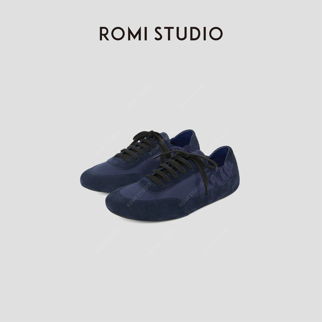 ROMI STUDIO“松弛复古”丝光牛反绒系带薄底休闲德训鞋 RWCSP31831