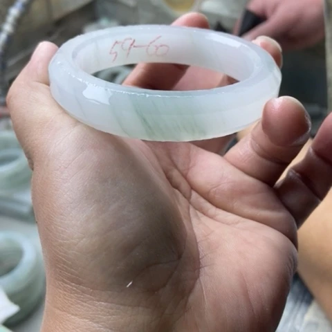 石英质玉手镯未镶嵌曾*姣加工定制