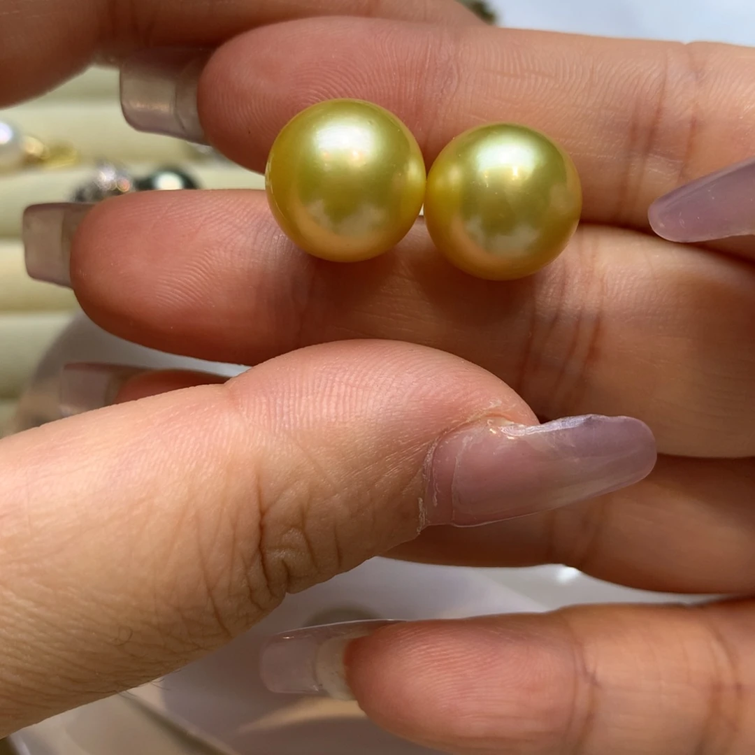 18K金镶嵌耳饰海水珍珠
