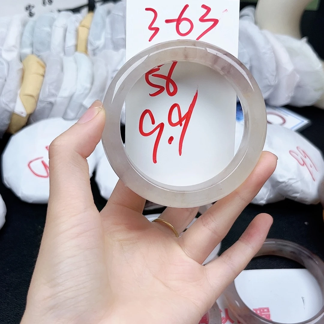 石英质玉未镶嵌手镯3.63