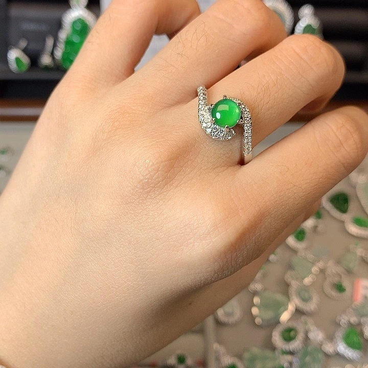 翡翠未镶嵌戒指戒指