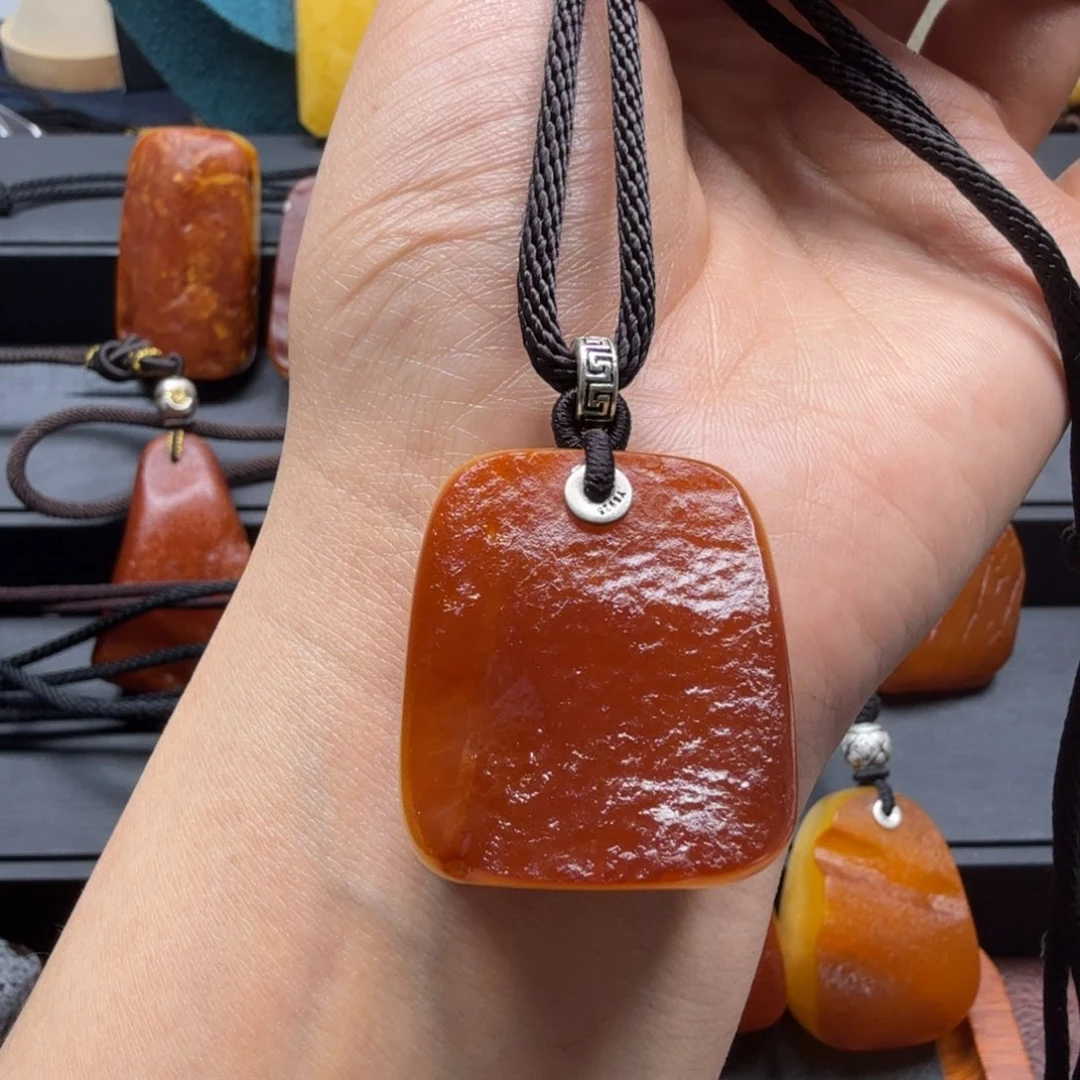未镶嵌吊坠(赠链)琥珀