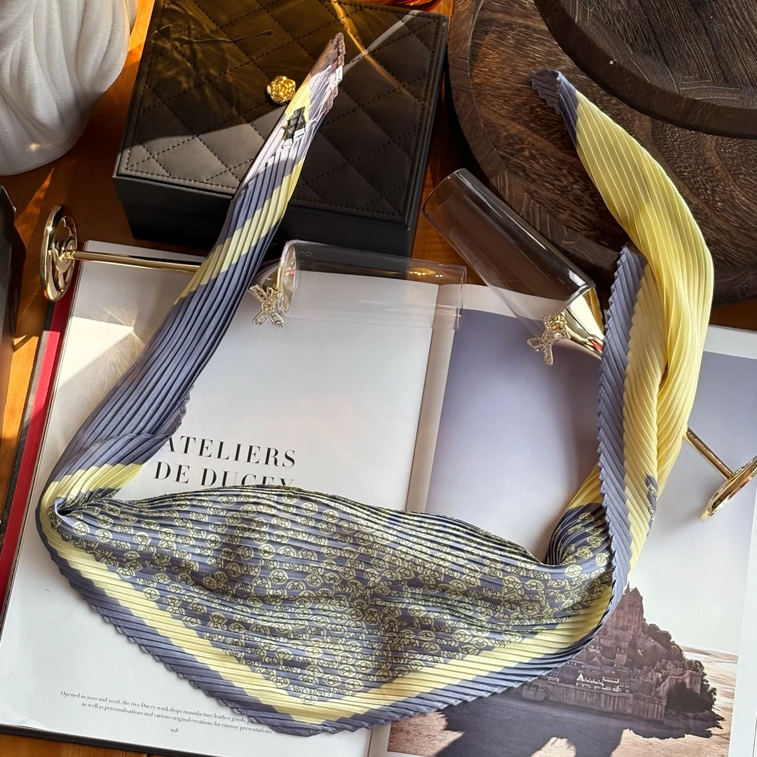 BLAVCPEON【隐之花】时尚百搭潮流丝巾 S8510315H