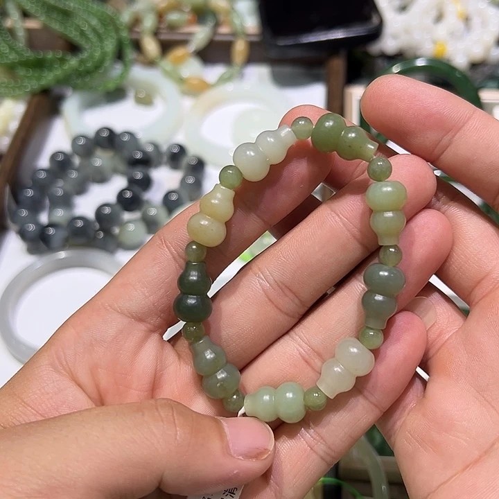 彩***兒和田玉未镶嵌手串