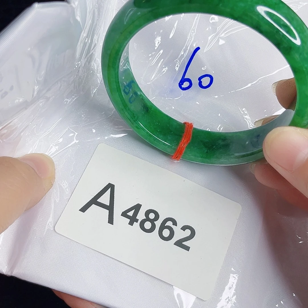 手饰翡翠未镶嵌手镯