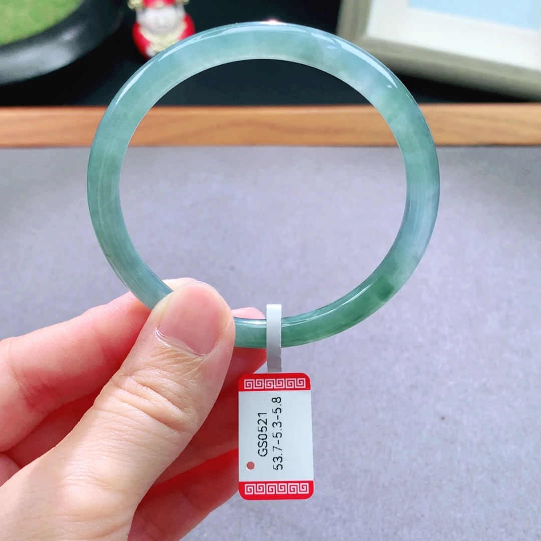 翡翠手镯未镶嵌天然翡翠手镯