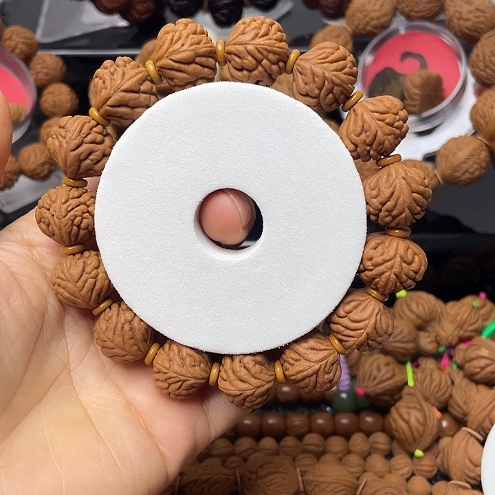 了***然桃核手串豹子头矮桩手串17尺寸15颗微修