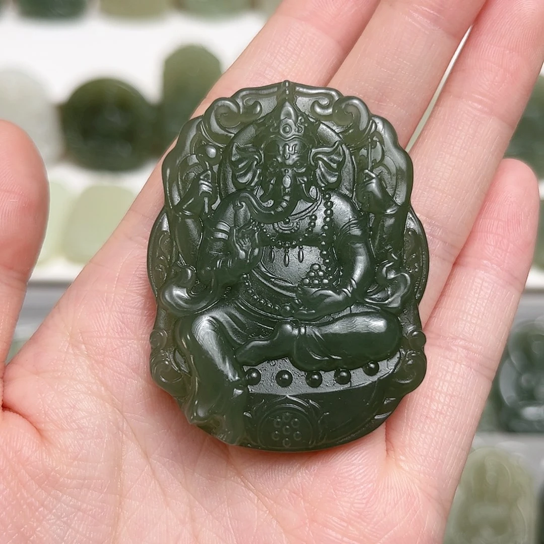 和田玉颈饰未镶嵌象神