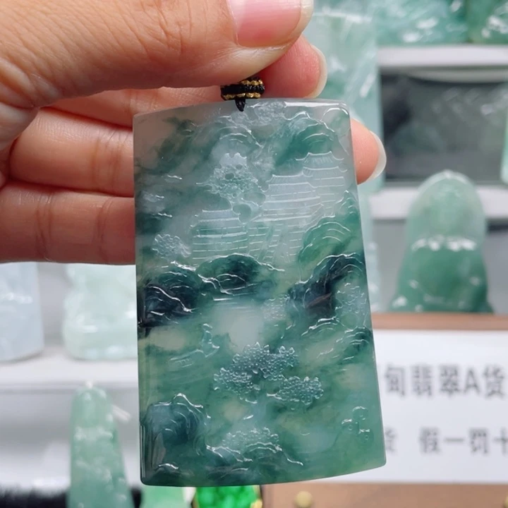 颈饰未镶嵌翡翠龍山水牌