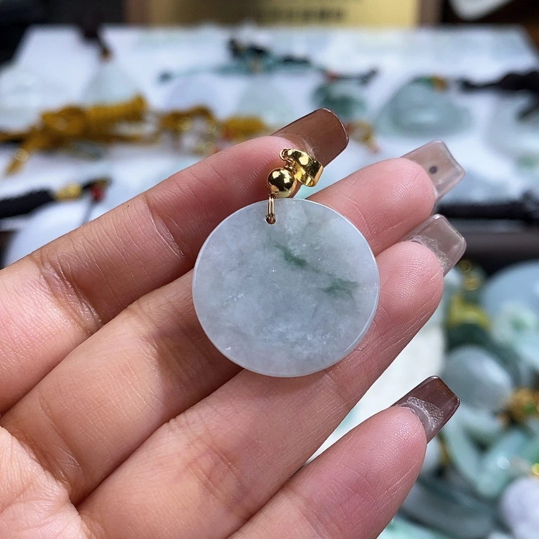 翡翠未镶嵌颈饰7520