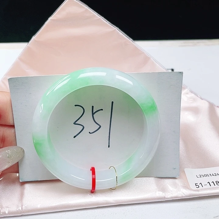 翡翠未镶嵌手镯缅甸翡翠51