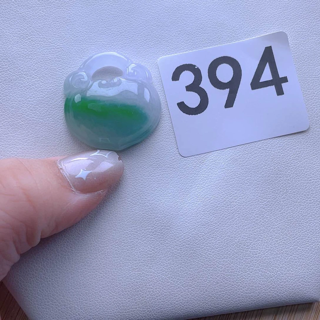 翡翠吊坠(赠链)未镶嵌