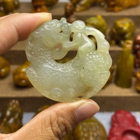 蛇纹石玉未镶嵌颈饰23