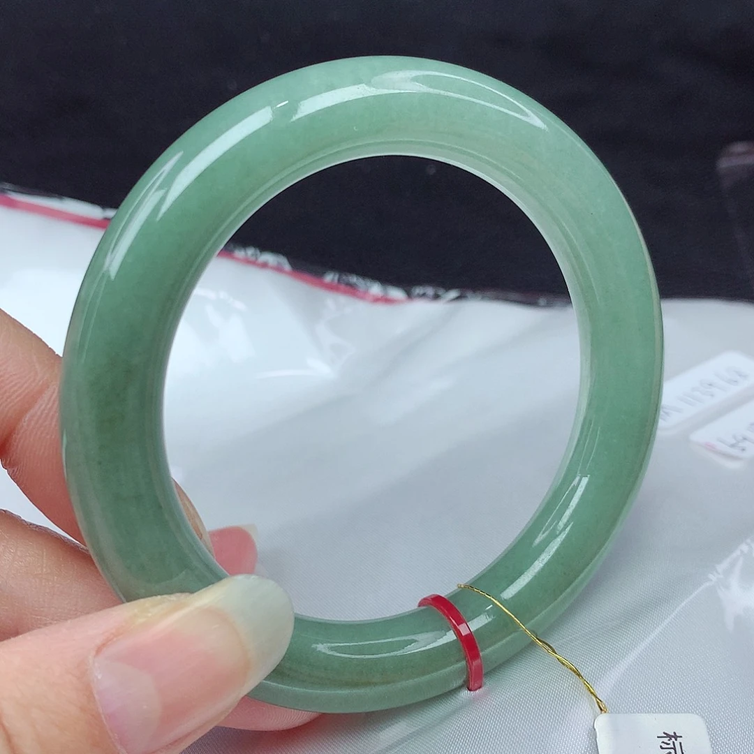 翡翠手镯未镶嵌59圆