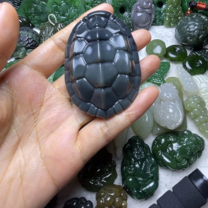 逆***生和田玉未镶嵌颈饰