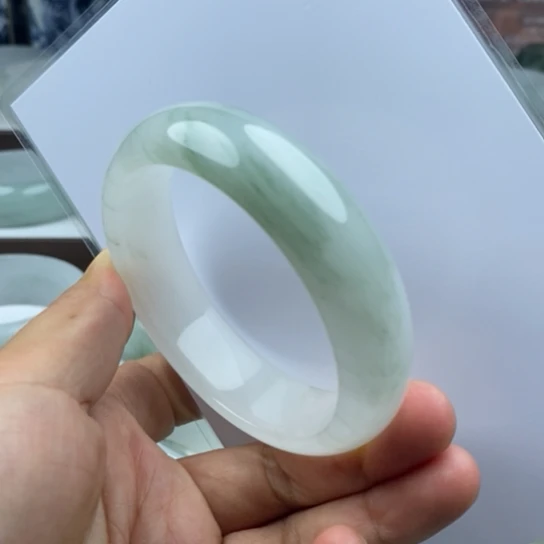 未镶嵌手镯石英质玉（金丝玉）