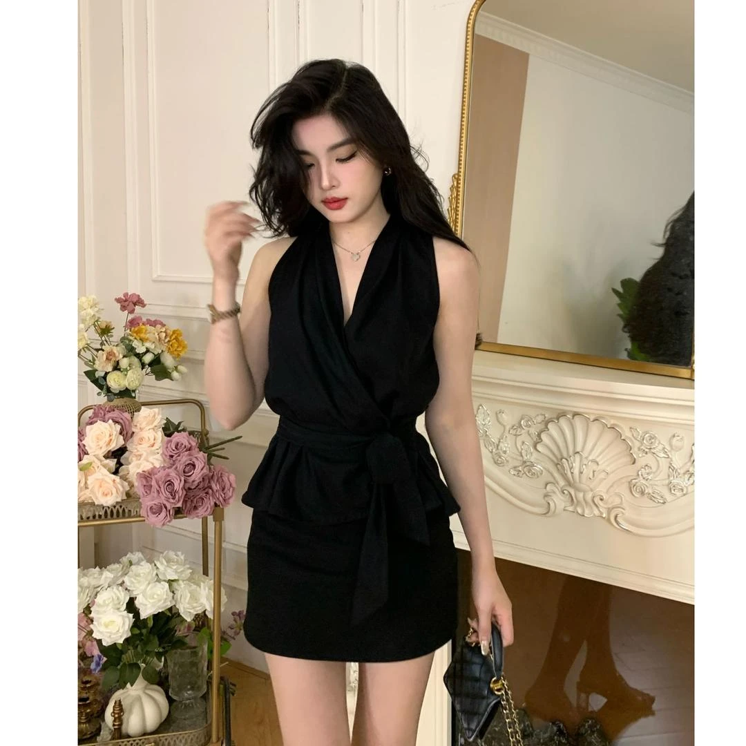 2025夏季新款设计感港风气质无袖收腰绑带上衣+百搭半身裙两件套