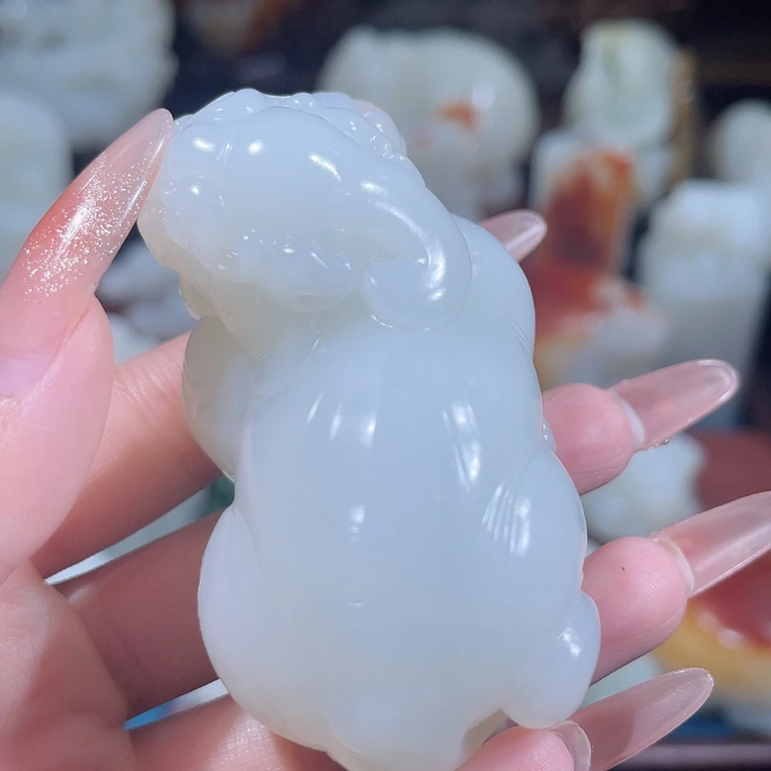 颈饰未镶嵌和田玉（糖玉）