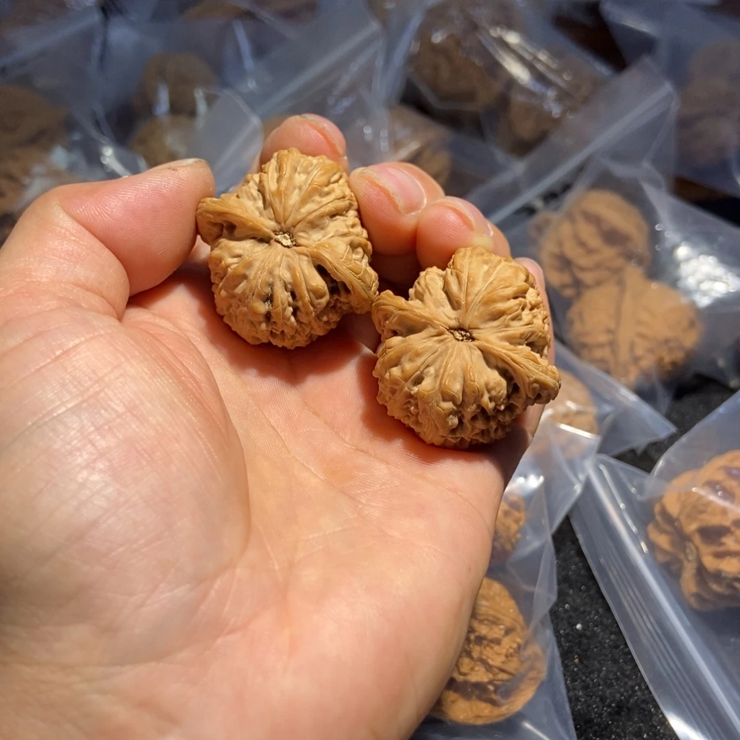 文玩核桃吊坠承德密纹66.66