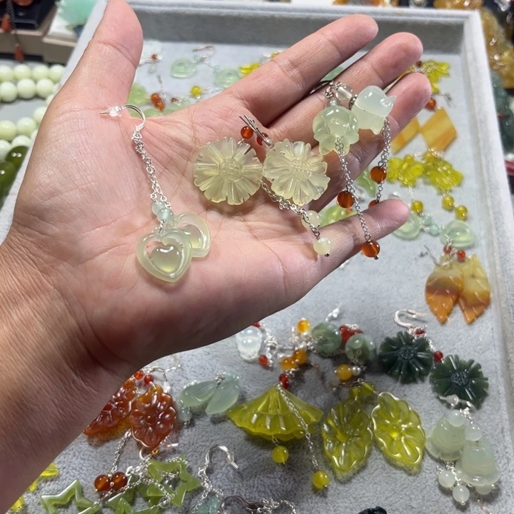 合金蛇纹石玉耳饰