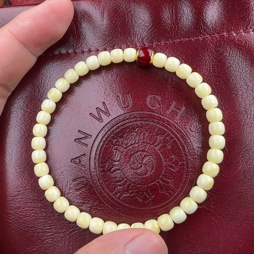 未镶嵌琥珀手链5咪