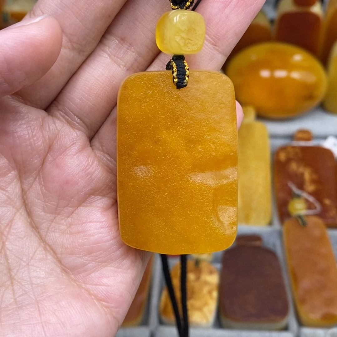 琥珀未镶嵌珠宝奇石