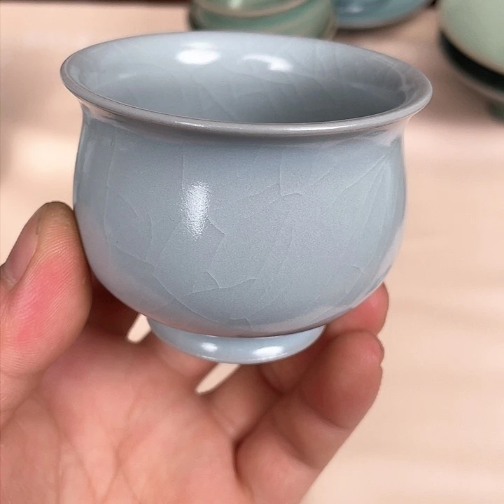杯子月白釉 卷足玉兰单杯40-50毫升