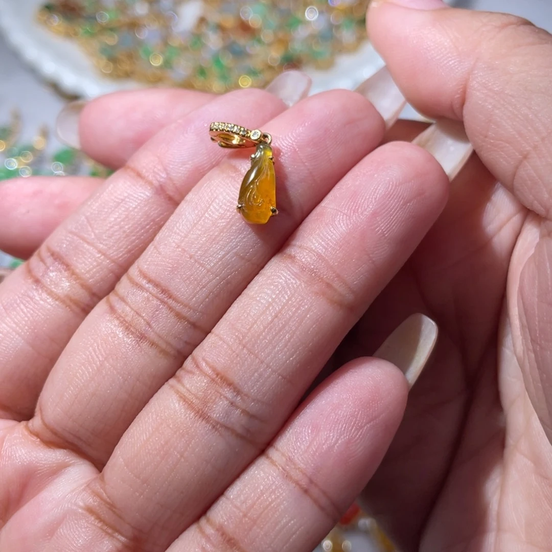 吊坠(不含链)18K金镶嵌翡翠