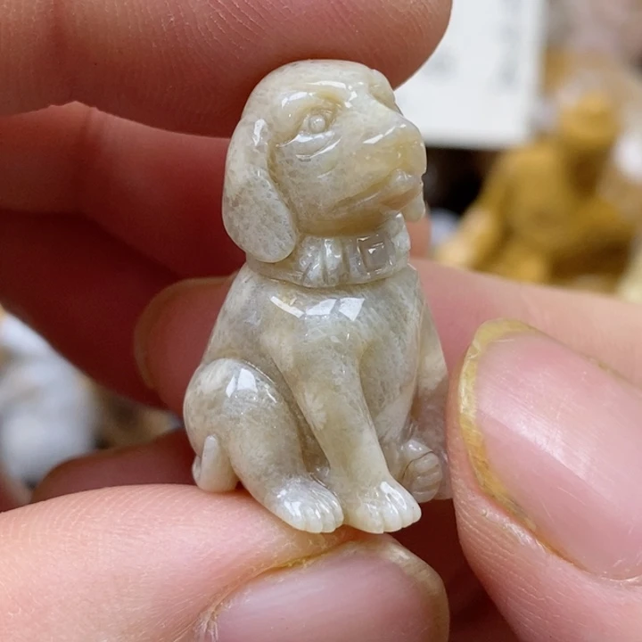 颈饰未镶嵌硅化珊瑚（珊瑚玉）小摆件