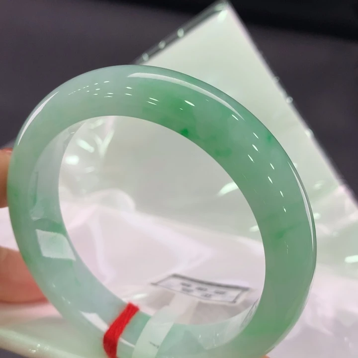 翡翠手镯未镶嵌正圈51