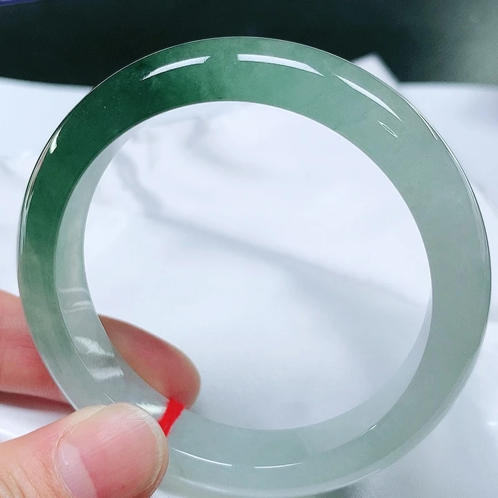 翡翠手镯未镶嵌翡翠手镯 未镶嵌