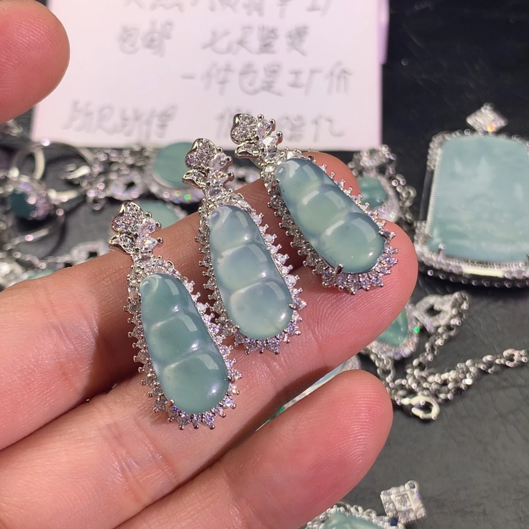 翡翠颈饰未镶嵌福豆