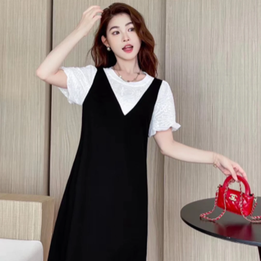 女式新款拼接款灯笼袖连衣裙上市