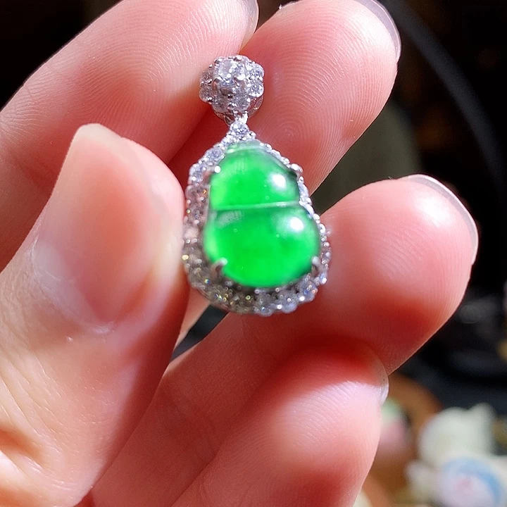 翡翠银S925镶嵌颈饰葫芦