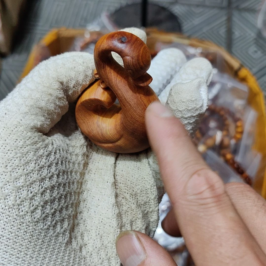 田***雨太行崖柏手工艺品，碳化