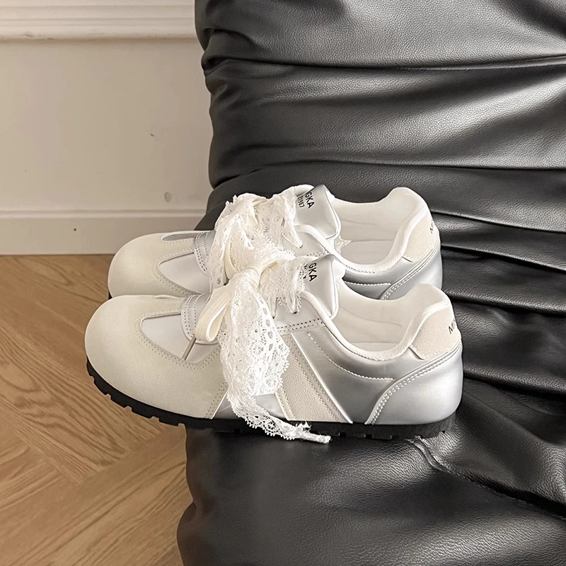 2025新款银色芭蕾德训鞋女复古小众薄底平底春秋运动休闲百搭板鞋