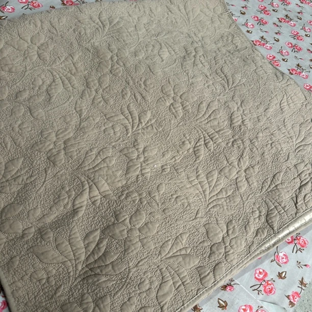 《辉岳》约90x160 巧克力色树叶花全棉沙发垫 发一个微瑕
