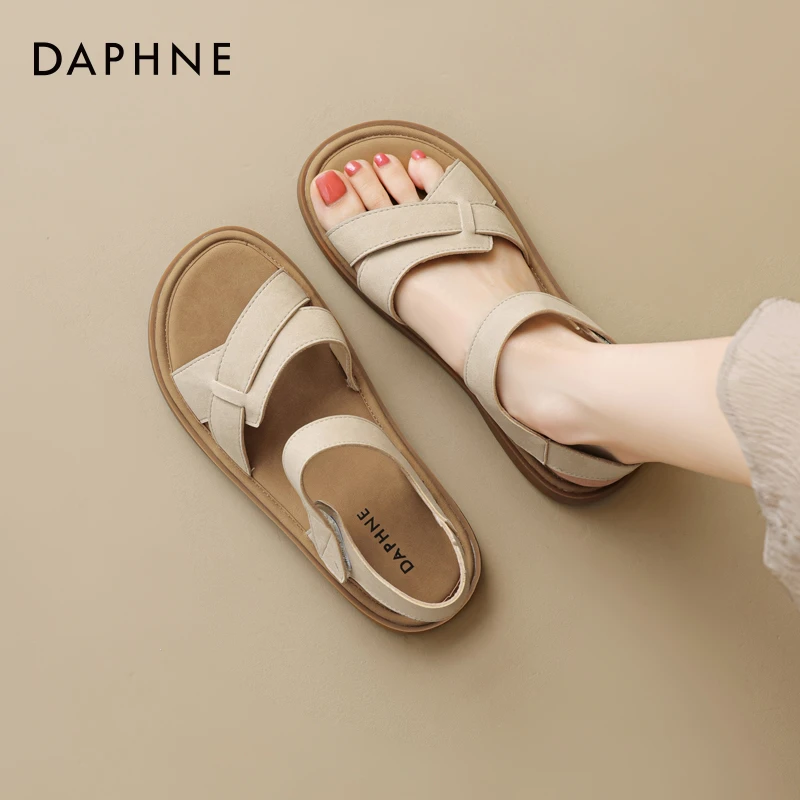 达芙妮平底休闲凉鞋女一字带罗马鞋2025年夏季时尚软底防滑孕妇鞋