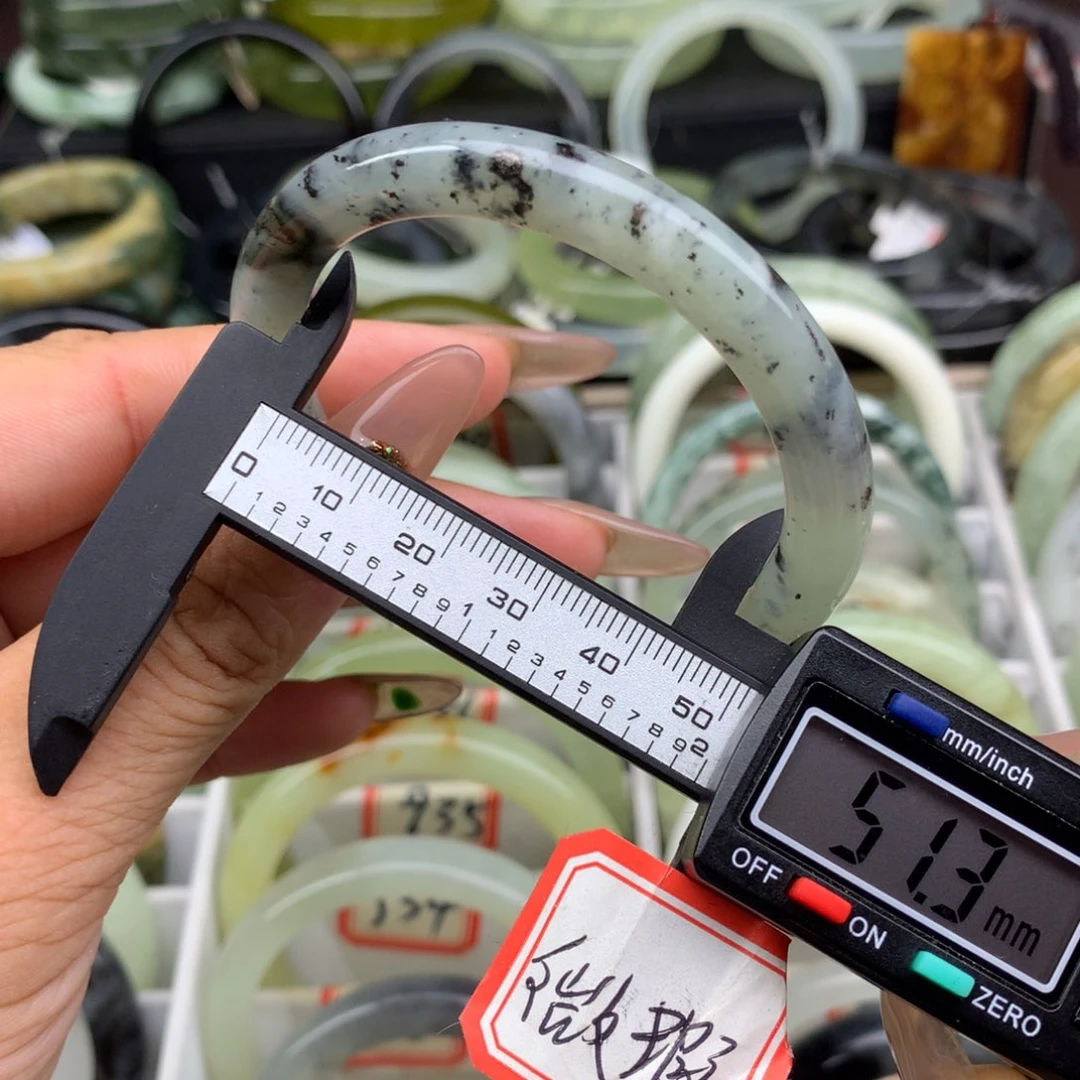 蛇纹石玉未镶嵌手镯922