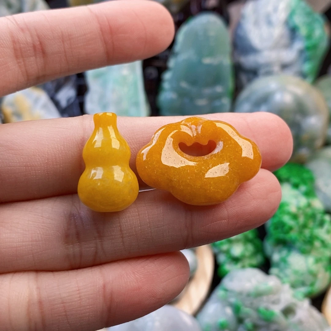 半****翡翠未镶嵌吊坠(不含链)